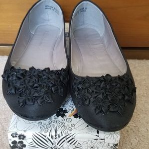 Chinese Laundry Satin Flats